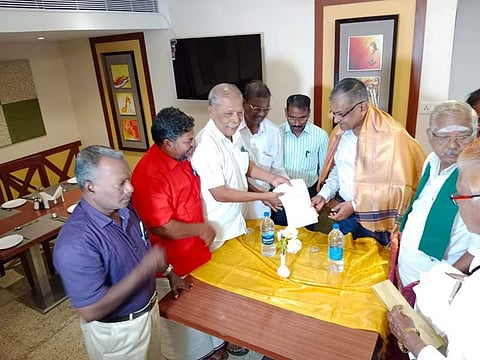 காரைக்கால் வந்த காவிரி நீர் மேலாண்மை ஆணையத் தலைவருடன் விவசாயிகள் சந்திப்பு