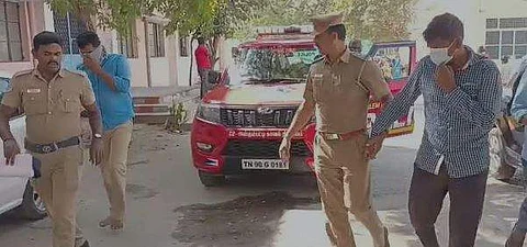 கைது செய்யப்பட்ட சிறை வார்டன்கள் அருண் மற்றும் சிவசங்கர்