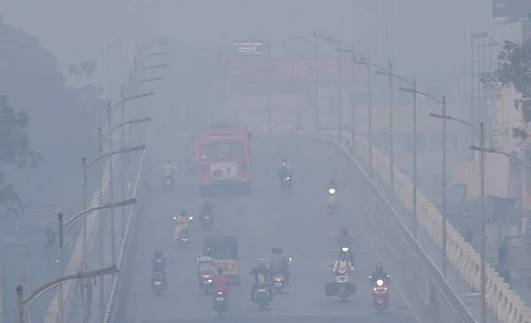 புகை மூட்டமாகக் காட்சியளிக்கும் சென்னை