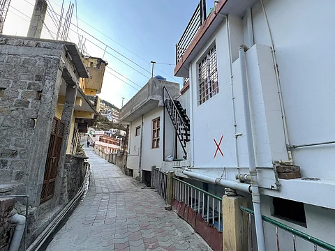 ஜோஷிமட்டின் 4 வார்டுகள் முற்றிலும் பாதுகாப்பற்றவையாக அறிவிப்பு!
