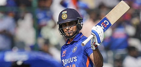 11 பந்துகளில் ஆறு சிக்ஸர்கள் அடித்த ஷுப்மன் கில்!