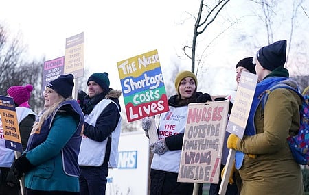 பிரிட்டன் செவிலியா் மீண்டும் பணி நிறுத்தம்