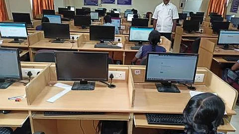கணினி வழியில் ஜேஇஇ உள்ளிட்ட நுழைவுத் தேர்வுகள் நடத்தப்படும்: மத்திய அரசு