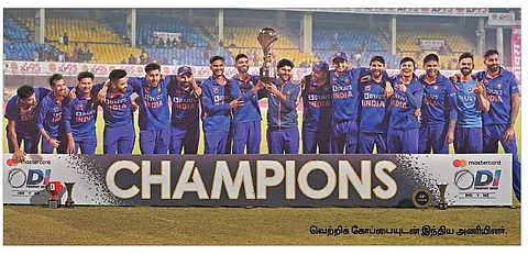 ஷுப்மன் கில்-ரோஹித் சா்மா அசத்தல் சதம்: தொடரை 3-0 என கைப்பற்றியது இந்தியா