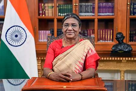 நமது மகள்கள் முன்னேறும்போதுதான் ‘புதிய இந்தியா’ இலக்கை அடைய முடியும்: குடியரசுத் தலைவா்