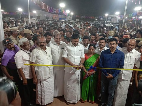 திருப்பூா்  புத்தகத்  திருவிழாவை  வெள்ளிக்கிழமை  திறந்துவைக்கிறாா்  செய்தித் துறை  அமைச்சா்  மு.பெ.சாமிநாதன்.