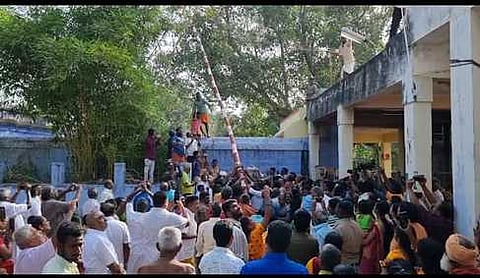 மூங்கிலணை காமாட்சியம்மன் கோயில் திருவிழா கொடியேற்றம்