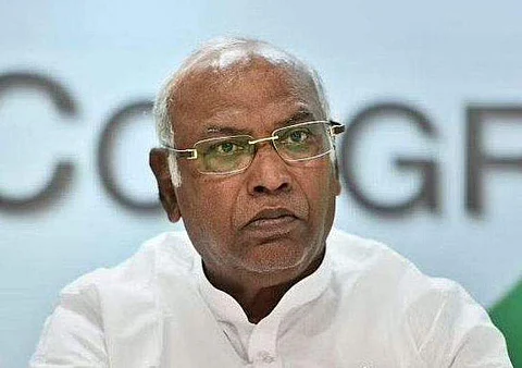 போர் விமான விபத்து சம்பவம் மிகுந்த வருத்தமளிக்கிறது: மல்லிகார்ஜுன கார்கே
