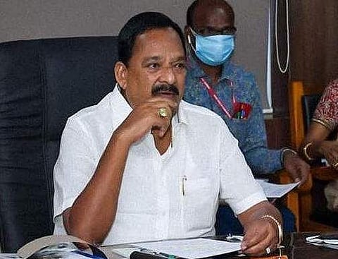 வேட்டி, சேலைகள் பொங்கல் பண்டிகைக்கு வழங்கப்படவில்லை என்பது தவறான தகவல்: ஓபிஎஸுக்கு அமைச்சர் ஆர்.காந்தி பதில் 