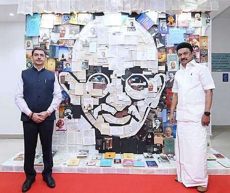 மகாத்மா காந்தியின் 76-ஆவது நினைவு தினம்: ஆளுநா், முதல்வா் அஞ்சலி