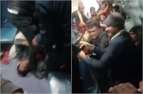பயணியை கடுமையாகத் தாக்கிய டிக்கெட் பரிசோதகர்கள்