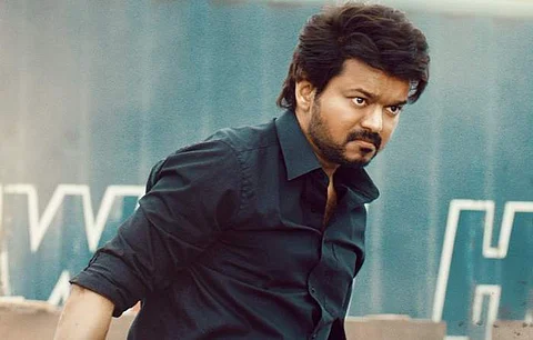 வாரிசு படத்தின் குடும்ப போஸ்டரை வெளியிட்டது படக்குழு! 