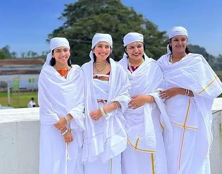 பாரம்பரிய உடையில் சாய் பல்லவி: வைரலாகும் புதிய புகைப்படங்கள்! 