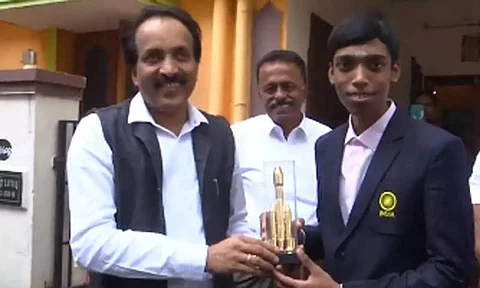 பிரக்ஞானந்தாவுடன் சோம்நாத்