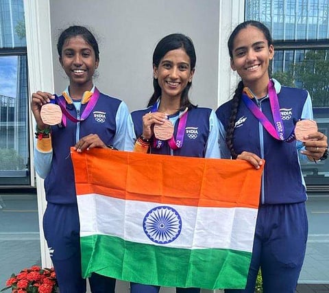 ஆசிய விளையாட்டுப் போட்டியில் ஸ்கேட்டிங்கில் வெண்கலம் வென்ற இந்திய மகளிர் அணி