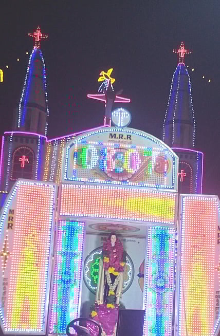 புனித குழந்தை தெரசாள் ஆலய தோ் பவனி