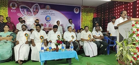 நிகழ்ச்சியில் பேசிய அமைச்சா் சிவ.வீ. மெய்யநாதன்.