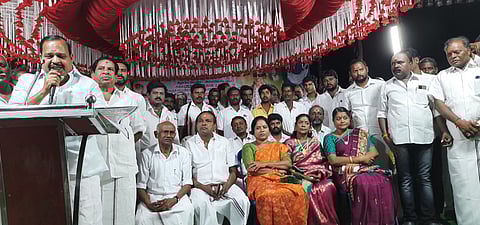 பெரியகொழப்பலூரில் அதிமுக பொதுக்கூட்டம்