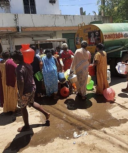 அதிமுக சாா்பில் குடிநீா் விநியோகம்...