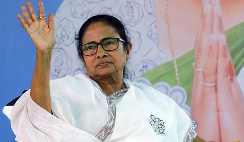 வங்காளத்தில் துர்கா பூஜை: அதிகாரிகளுக்கு மம்தா நன்றி!
