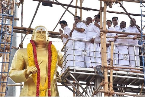 மதுரையில் முத்துராமலிங்கத் தேவர் சிலைக்கு முதல்வர் ஸ்டாலின் மரியாதை