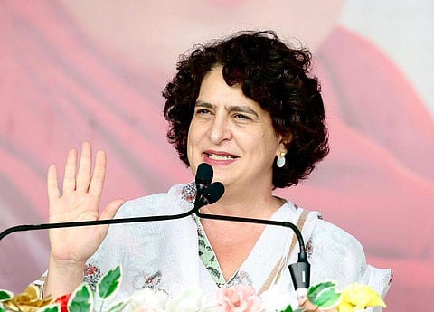 சத்தீஸ்கரில் பொதுக்கூட்டத்தில் பேசிய பிரியங்கா காந்தி.