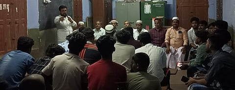 ஆலோசனைக் கூட்டத்தில் பங்கேற்றோா்.