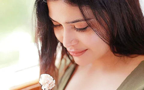 குக் வித் கோமாளி நிகழ்ச்சியின் மூலம் ரசிகர்களிடம் பிரபலமான தர்ஷா குப்தா. தொடர்ந்து பல படங்களில் நடித்து வரும் தர்ஷா அவ்வப்போது தனது புகைப்படங்களை வெளியிட்டு வருகிறார். நன்றி டிவிட்டர்.