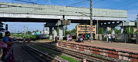 10 ஆண்டுகளாகக் கிடப்பிலுள்ள செவ்வாப்பேட்டை ரயில்வே மேம்பாலம்!