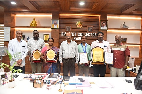 தேசிய நூலக வார விழாவில் கரூா் மாவட்டத்துக்கு விருதுகள்: ஆட்சியா் பாராட்டு