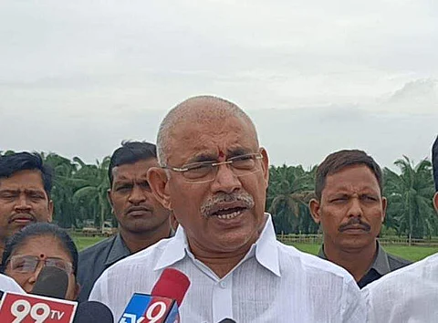ஆந்திர அமைச்சர் ஸ்ரீநிவாச வேணுகோபால கிருஷ்ணா