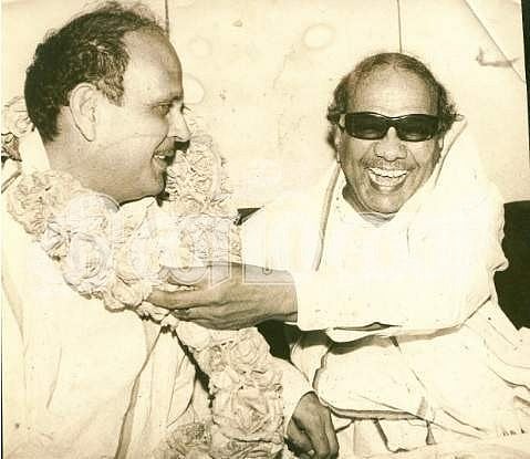 வி.பி.சிங் / கருணாநிதி