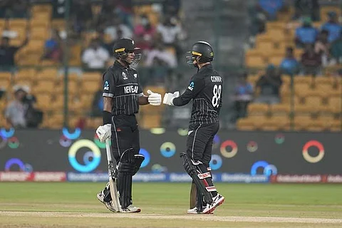 இலங்கையை வீழ்த்தி அரையிறுதி வாய்ப்பை அதிகப்படுத்திய நியூசிலாந்து!