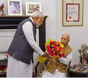 அத்வானியின் 96-ஆவது பிறந்த நாள்: பிரதமா், தலைவா்கள் நேரில் வாழ்த்து
