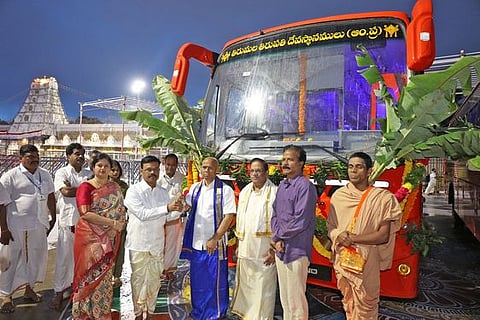 இரு பேருந்துகள் நன்கொடை