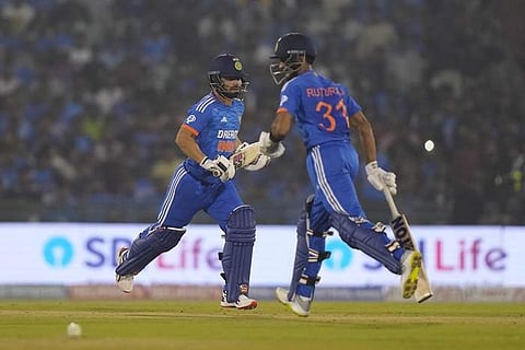 4-வது டி20: ஆஸ்திரேலியாவுக்கு 175 ரன்கள் இலக்கு!