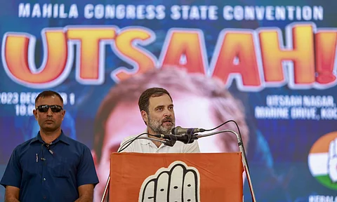 முதல்வா் பதவியில் பெண்களுக்கு 50% இடஒதுக்கீடு: ராகுல் காந்தி வாக்குறுதி