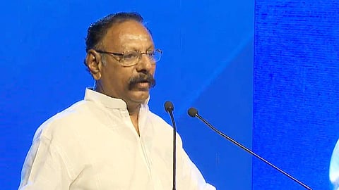 தினமணி ஆசிரியா் கி. வைத்தியநாதன்.