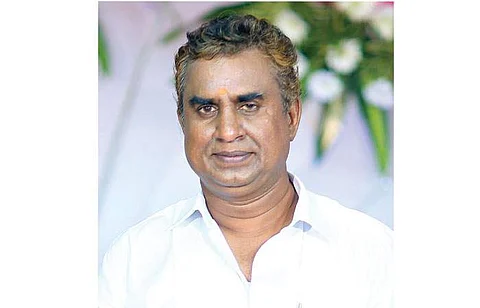 வர்தா புயலின்போது நிலைமை 2 நாள்களில் சீரமைக்கப்பட்டது: எஸ்.பி.வேலுமணி