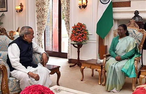 குடியரசுத் தலைவர் முர்முவுடன் பிஸ்வா பூசன் ஹரிசந்தன் சந்திப்பு