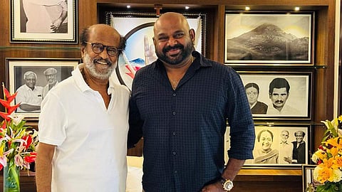 டிமாண்டி கலனி 2 படத்தை வெளியிடும் பாபி பாலந்திரன் நடிகர் ரஜினிகாந்தை அவருடைய இல்லத்தில் சந்தித்து வாழ்த்து பெற்றார்.