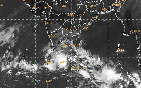 4 மாவட்டங்களுக்கு சிவப்பு எச்சரிக்கை