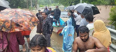 கனமழை: பாளையங்கோட்டையில் அமைச்சர் ஆலோசனை!