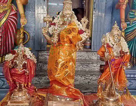 சுல்தான்பேட்டை பகவதி அம்மன் கோயிலில் ஐம்பொன் சிலைகளுக்கு பூஜை