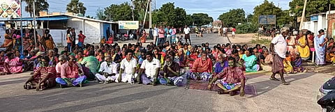 தருவைகுளம் பொதுமக்கள் சாலை மறியல்