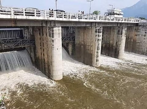 பிச்சாட்டூர் அணையிலிருந்து  500 கனஅடி நீர் திறப்பு: கரையோர மக்களுக்கு எச்சரிக்கை