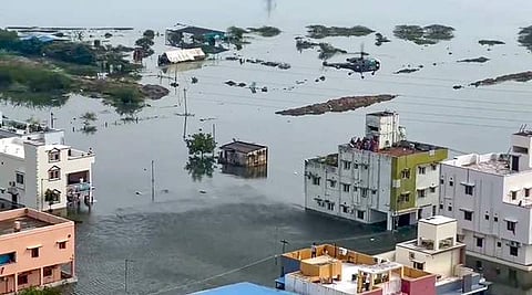 திருவொற்றியூரில் வெள்ளத்தில் சிக்கி 4 போ் உயிரிப்பு