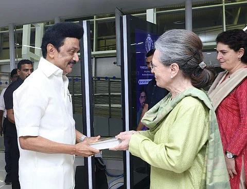 'அர்ப்பணிப்புமிக்க பொதுவாழ்க்கையின் அடையாளம்' - சோனியாவுக்கு மு.க. ஸ்டாலின் வாழ்த்து