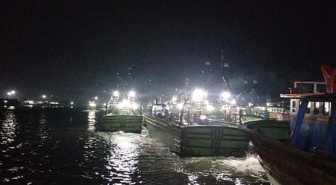 8 நாள்களுக்குப் பிறகு கடலுக்குச் சென்ற தூத்துக்குடி மீனவர்கள்