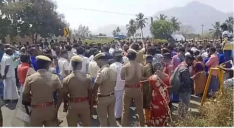 கர்நாடக வனத்துறையினர் துப்பாக்கிச் சூடு: ராஜாவின் உடல் போலீஸ் பாதுகாப்புடன் அடக்கம் 